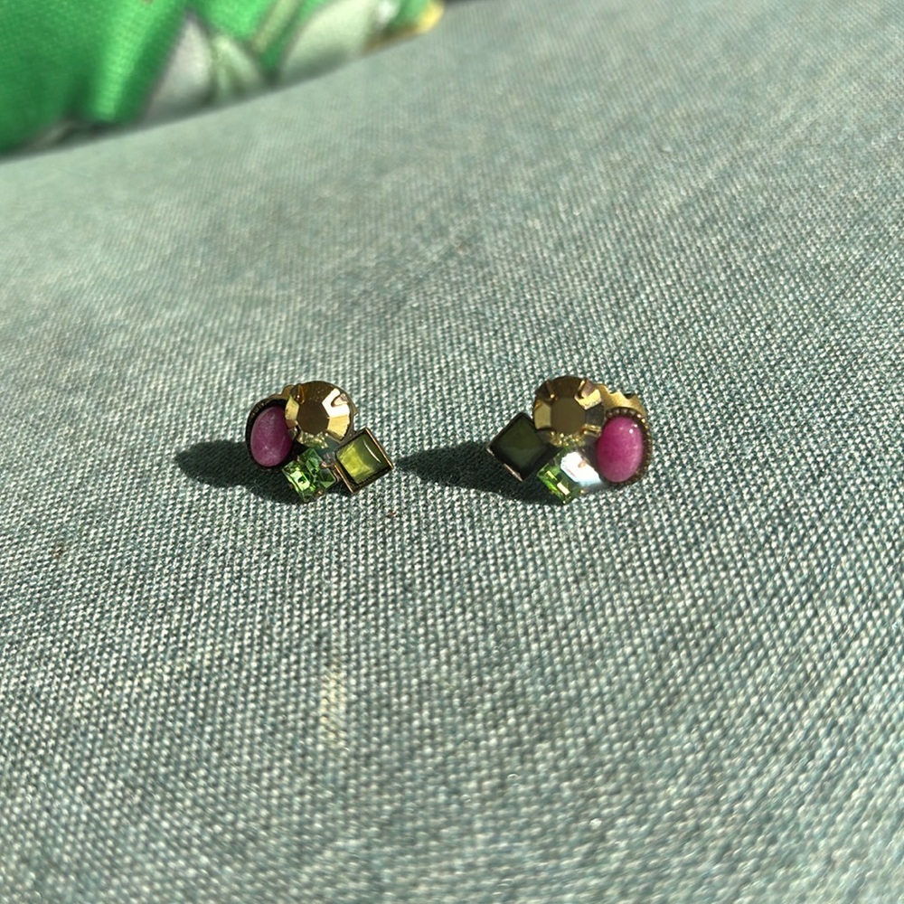 Earrings with semi-precious stones, posts.